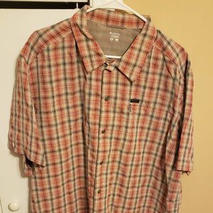 Columbia short sleeve button box cut shirt